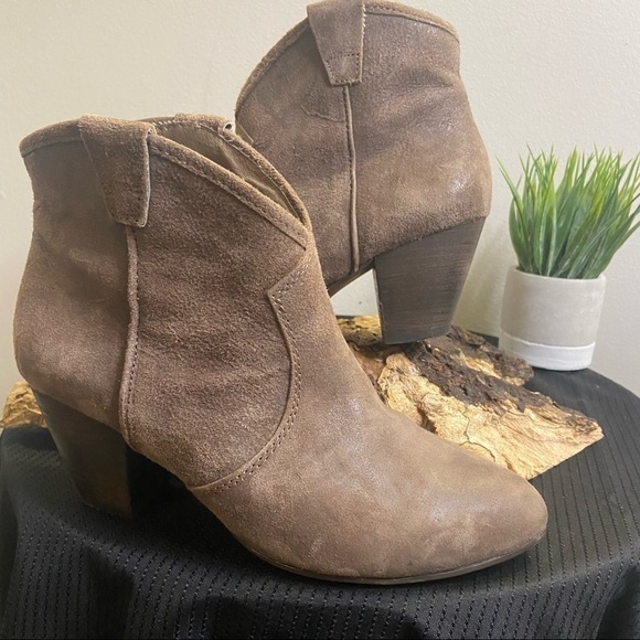 Host Pick 🎉ASH Jalouse Ankle Boots 💕 - Picture 13 of 16